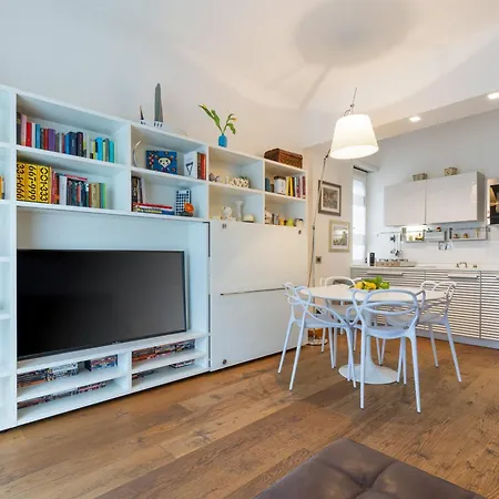 Elegant Escape Near The Vatican Apartment *