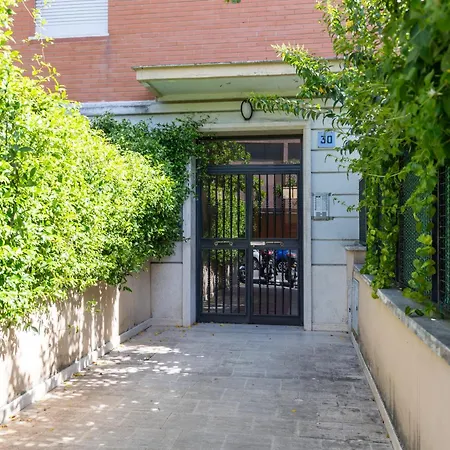 Elegant Escape Near The Vatican 아파트 *